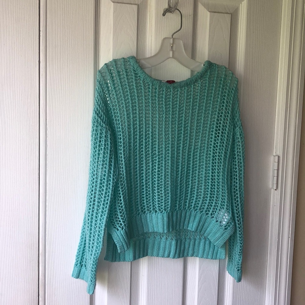 L.E.I. Girls aqua light sweater. Size medium